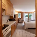 Bristol 12b By Interhome